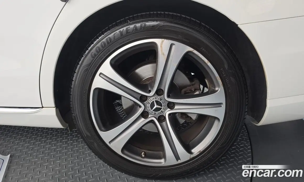 Mercedes-Benz E-Class 2018 2.0 автомат (гидро), фото 7