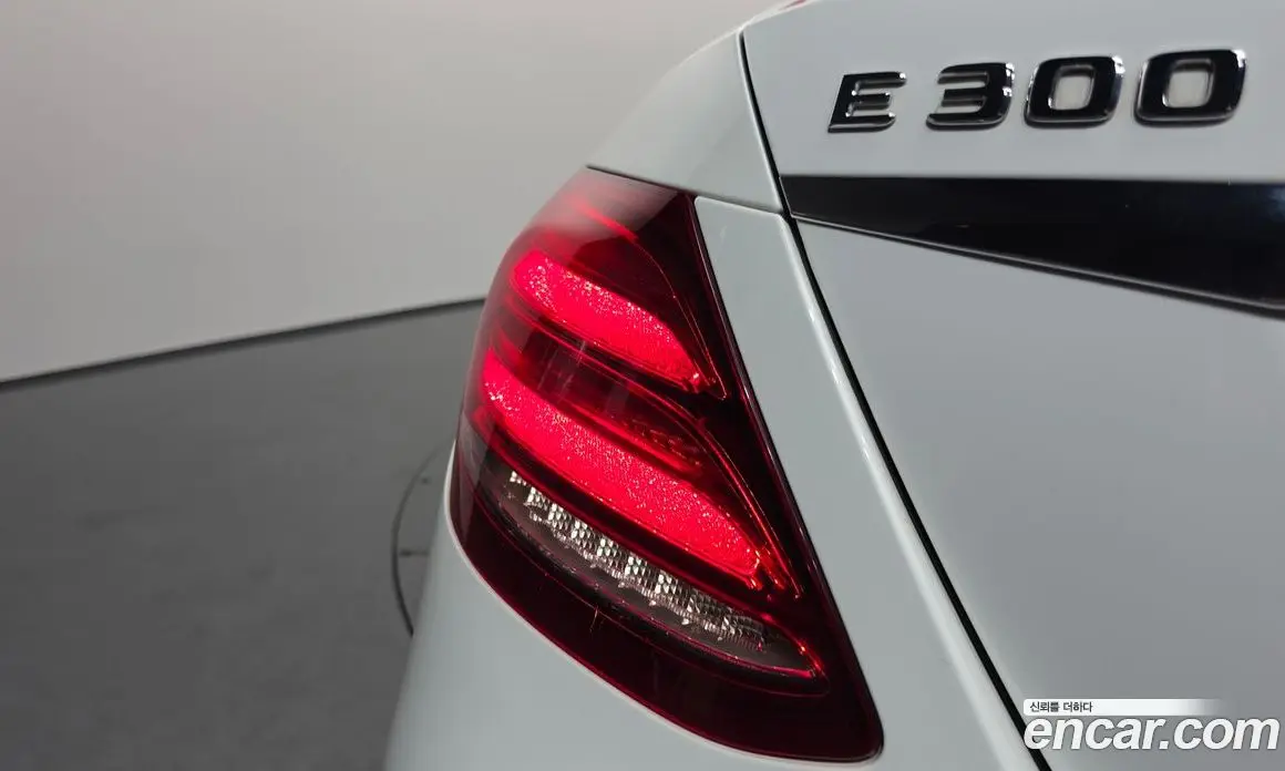 Mercedes-Benz E-Class 2018 2.0 автомат (гидро), фото 9