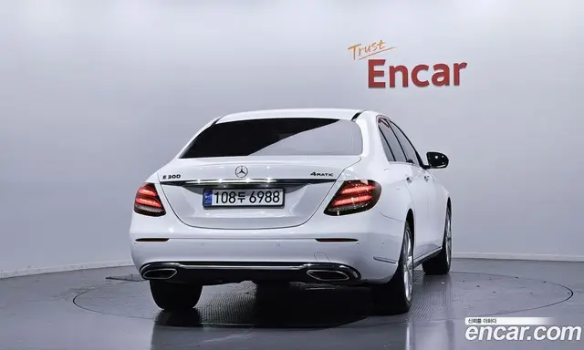 Mercedes-Benz E-Class 2018 2.0 автомат (гидро), миниатюра 4 Mercedes-Benz E-Class 2018 2.0 автомат (гидро), миниатюра 4