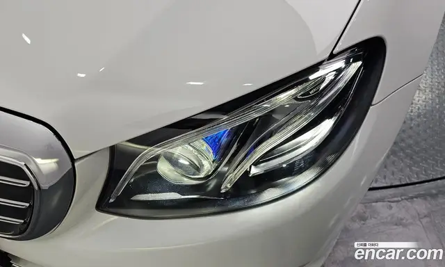 Mercedes-Benz E-Class 2018 2.0 автомат (гидро), миниатюра 8 Mercedes-Benz E-Class 2018 2.0 автомат (гидро), миниатюра 8
