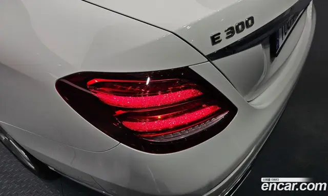 Mercedes-Benz E-Class 2018 2.0 автомат (гидро), миниатюра 9 Mercedes-Benz E-Class 2018 2.0 автомат (гидро), миниатюра 9
