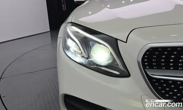 Mercedes-Benz E-Class 2018 3.0 автомат (гидро), миниатюра 8