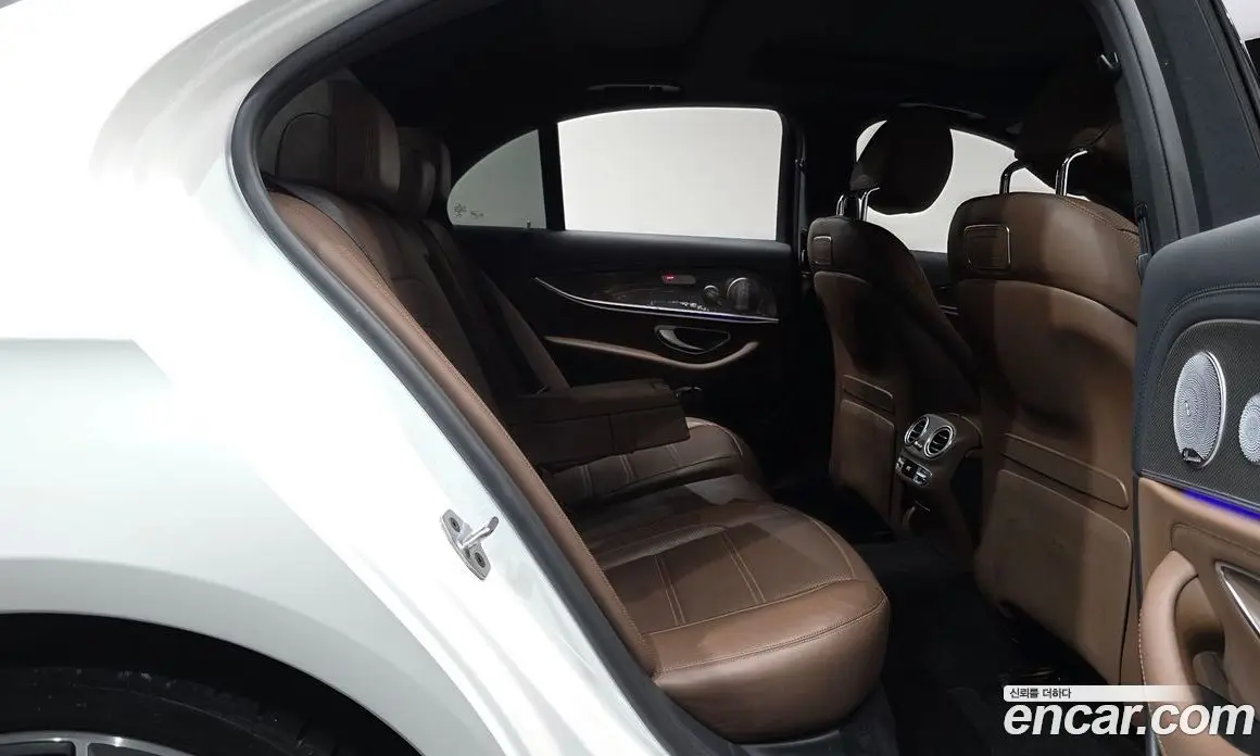Mercedes-Benz E-Class 2019 3.0 автомат (гидро), фото 16 Mercedes-Benz E-Class 2019 3.0 автомат (гидро), фото 16