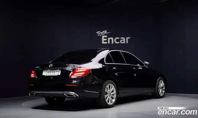 Mercedes-Benz E-Class 2020 1.9 автомат (гидро), миниатюра 2
