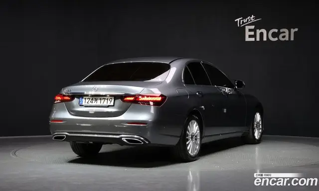 Mercedes-Benz E-Class 2021 2.0 автомат (гидро), миниатюра 2 Mercedes-Benz E-Class 2021 2.0 автомат (гидро), миниатюра 2