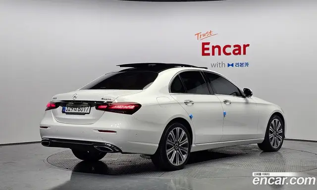 Mercedes-Benz E-Class 2021 3.0 автомат (гидро), миниатюра 2