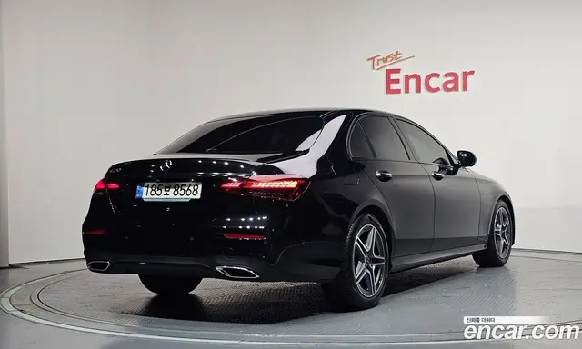 Mercedes-Benz E-Class 2023 2.0 автомат (гидро), миниатюра 2