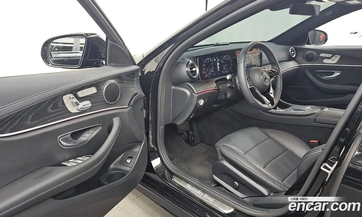 Mercedes-Benz E-Class 2023 2.0 автомат (гидро), фото 13