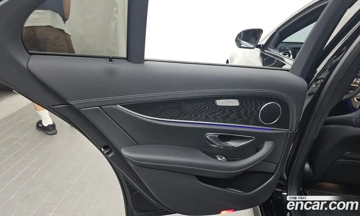 Mercedes-Benz E-Class 2023 2.0 автомат (гидро), фото 15