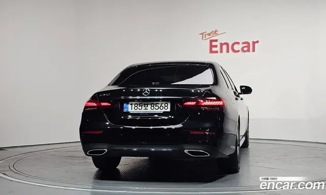 Mercedes-Benz E-Class 2023 2.0 автомат (гидро), миниатюра 4