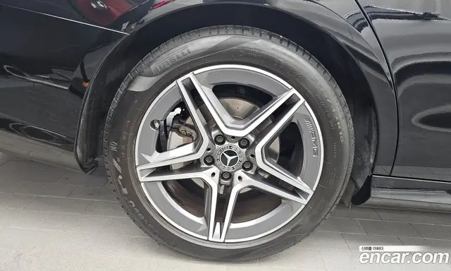 Mercedes-Benz E-Class 2023 2.0 автомат (гидро), миниатюра 5