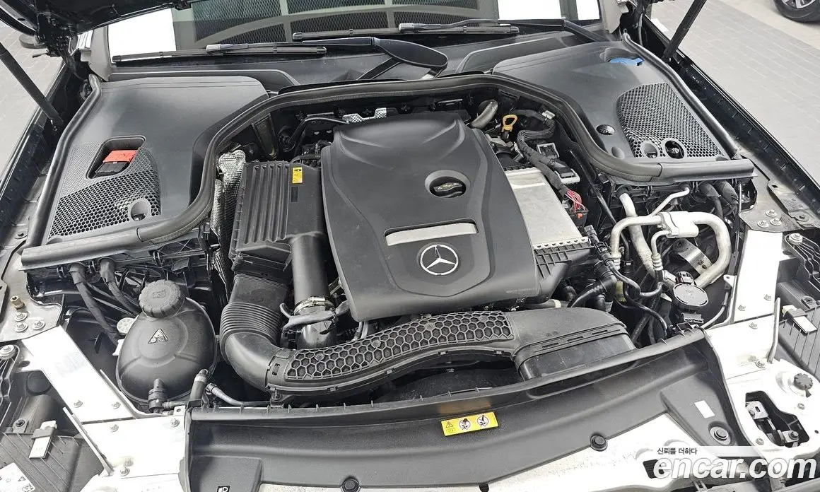 Mercedes-Benz E-Class 2023 2.0 автомат (гидро), фото 6