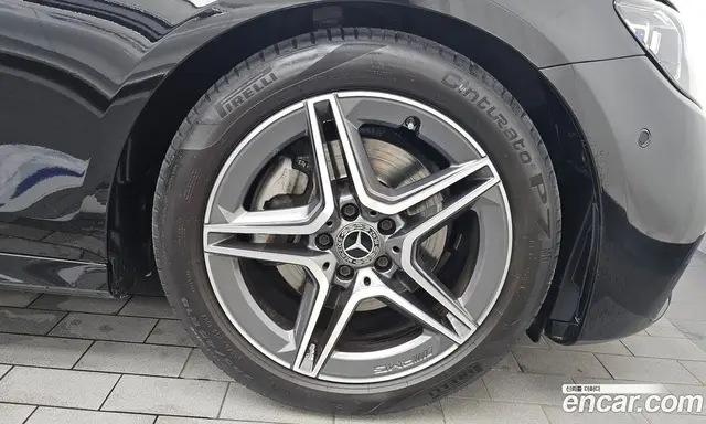 Mercedes-Benz E-Class 2023 2.0 автомат (гидро), миниатюра 7