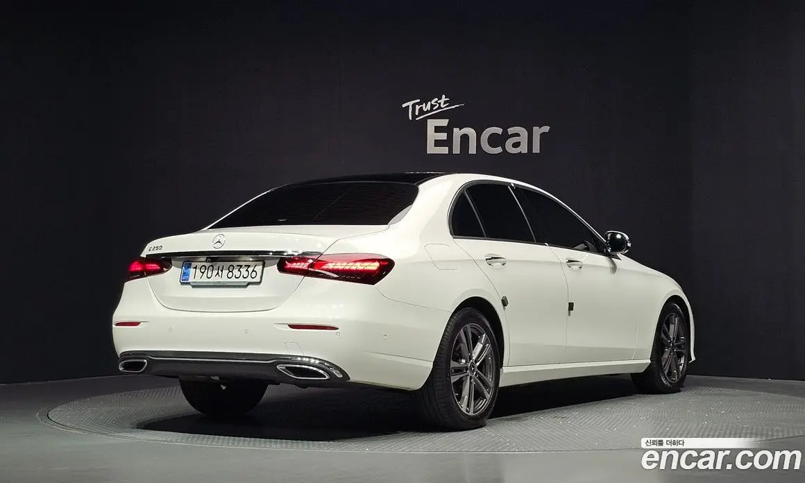 Mercedes-Benz E-Class 2023 2.0 автомат (гидро), фото 2 Mercedes-Benz E-Class 2023 2.0 автомат (гидро), фото 2