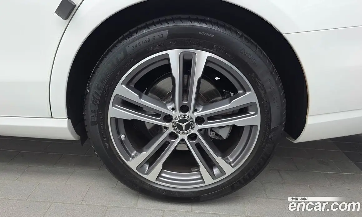 Mercedes-Benz E-Class 2023 2.0 автомат (гидро), фото 7 Mercedes-Benz E-Class 2023 2.0 автомат (гидро), фото 7