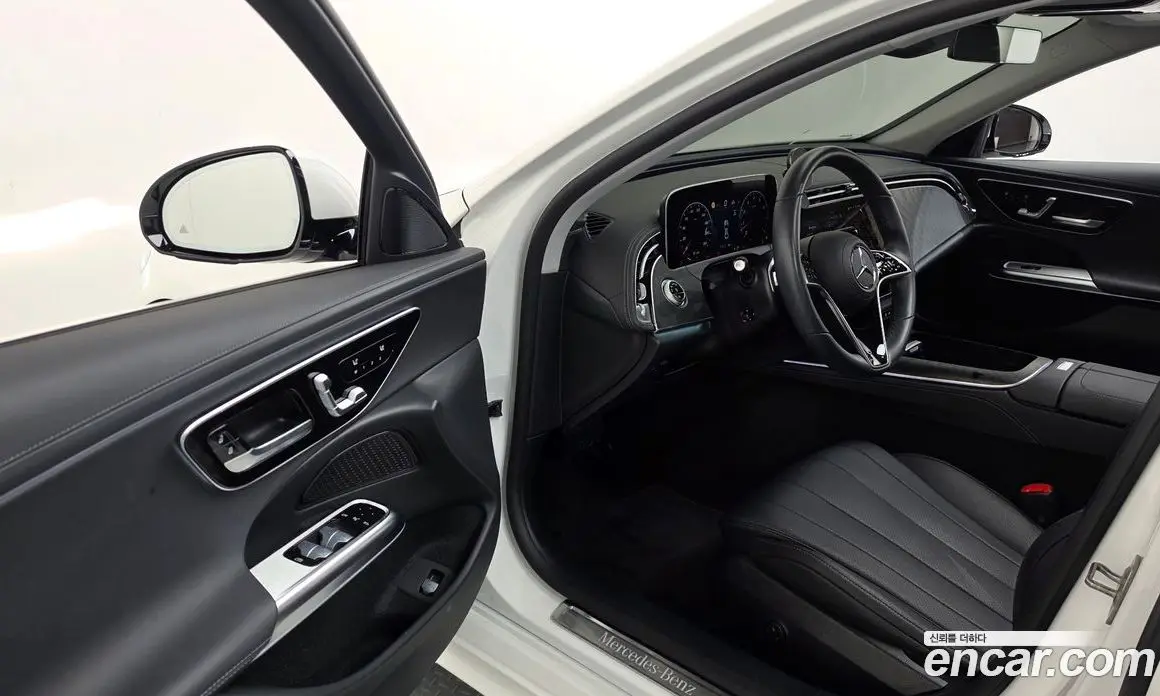 Mercedes-Benz E-Class 2024 2.0 автомат (гидро), фото 13
