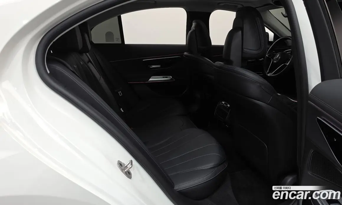 Mercedes-Benz E-Class 2024 2.0 автомат (гидро), фото 17