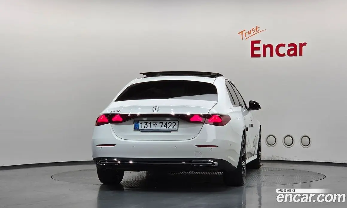 Mercedes-Benz E-Class 2024 2.0 автомат (гидро), фото 4