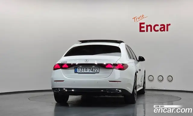 Mercedes-Benz E-Class 2024 2.0 автомат (гидро), миниатюра 4