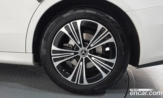 Mercedes-Benz E-Class 2024 2.0 автомат (гидро), миниатюра 7
