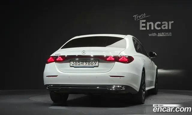 Mercedes-Benz E-Class 2024 2.0 автомат (гидро), миниатюра 4