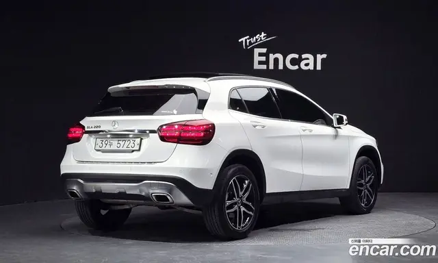 Mercedes-Benz GLA-Class 2019 2.0 автомат (гидро), миниатюра 2