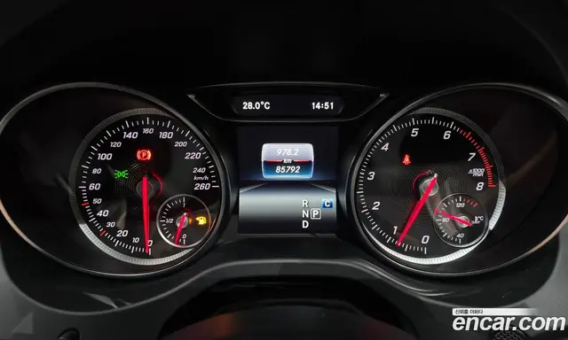 Mercedes-Benz GLA-Class 2019 2.0 автомат (гидро), миниатюра 11