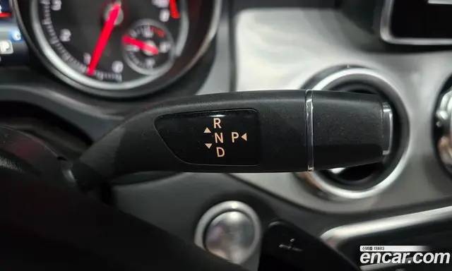 Mercedes-Benz GLA-Class 2019 2.0 автомат (гидро), миниатюра 12
