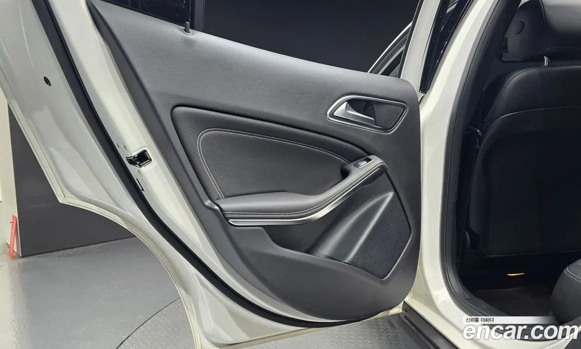 Mercedes-Benz GLA-Class 2019 2.0 автомат (гидро), фото 15