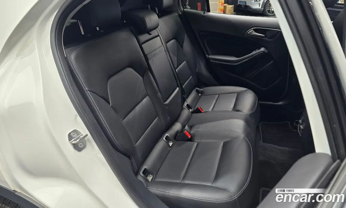 Mercedes-Benz GLA-Class 2019 2.0 автомат (гидро), фото 16