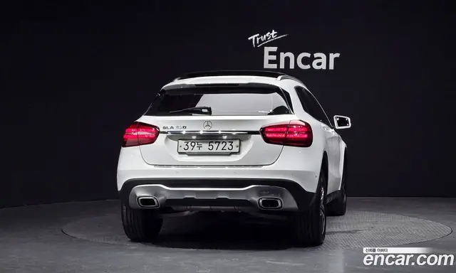 Mercedes-Benz GLA-Class 2019 2.0 автомат (гидро), миниатюра 4