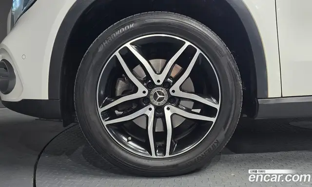 Mercedes-Benz GLA-Class 2019 2.0 автомат (гидро), миниатюра 5