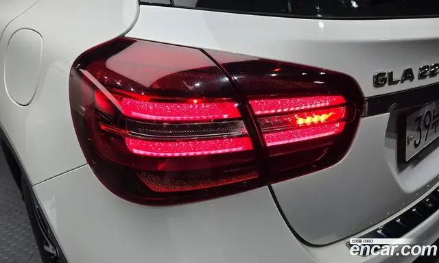 Mercedes-Benz GLA-Class 2019 2.0 автомат (гидро), миниатюра 9