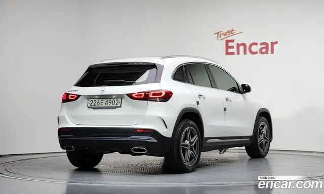 Mercedes-Benz GLA-Class 2022 2.0 автомат (гидро), миниатюра 2
