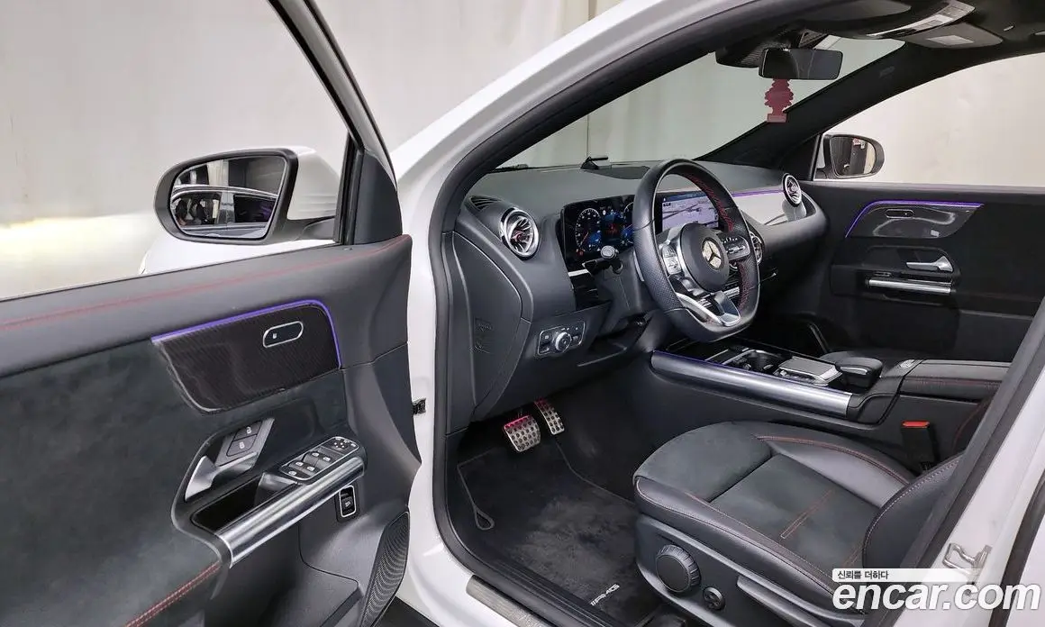 Mercedes-Benz GLA-Class 2022 2.0 автомат (гидро), фото 13