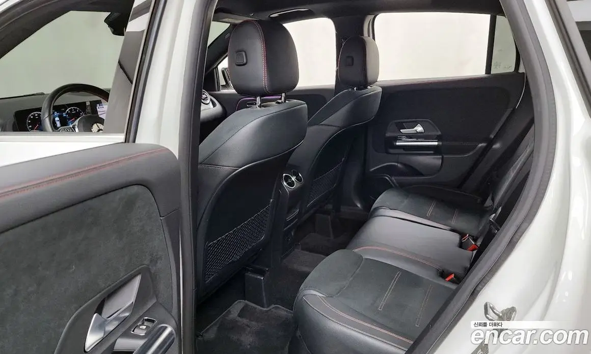 Mercedes-Benz GLA-Class 2022 2.0 автомат (гидро), фото 16