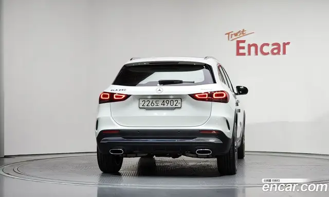 Mercedes-Benz GLA-Class 2022 2.0 автомат (гидро), миниатюра 4