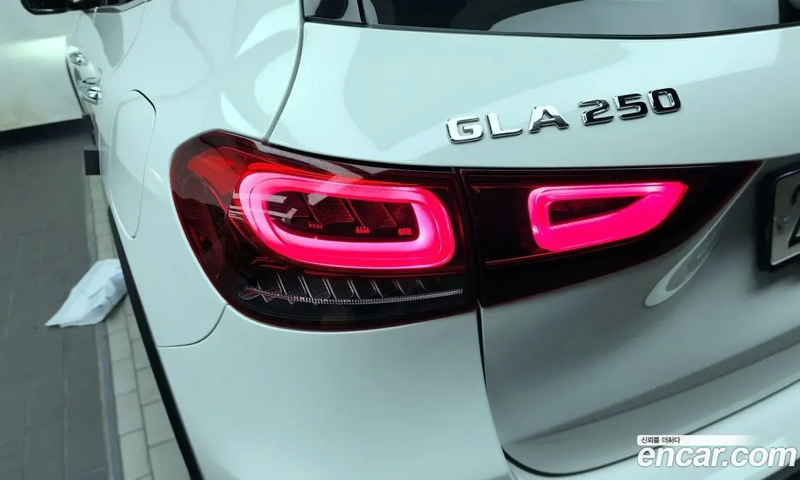 Mercedes-Benz GLA-Class 2022 2.0 автомат (гидро), фото 9