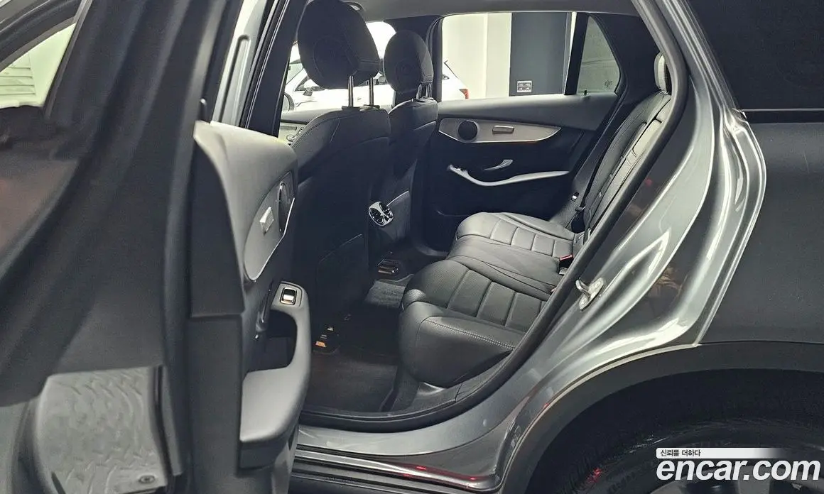 Mercedes-Benz GLC-Class 2018 2.0 автомат (гидро), фото 15 Mercedes-Benz GLC-Class 2018 2.0 автомат (гидро), фото 15