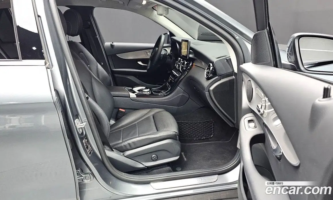 Mercedes-Benz GLC-Class 2018 2.0 автомат (гидро), фото 16 Mercedes-Benz GLC-Class 2018 2.0 автомат (гидро), фото 16