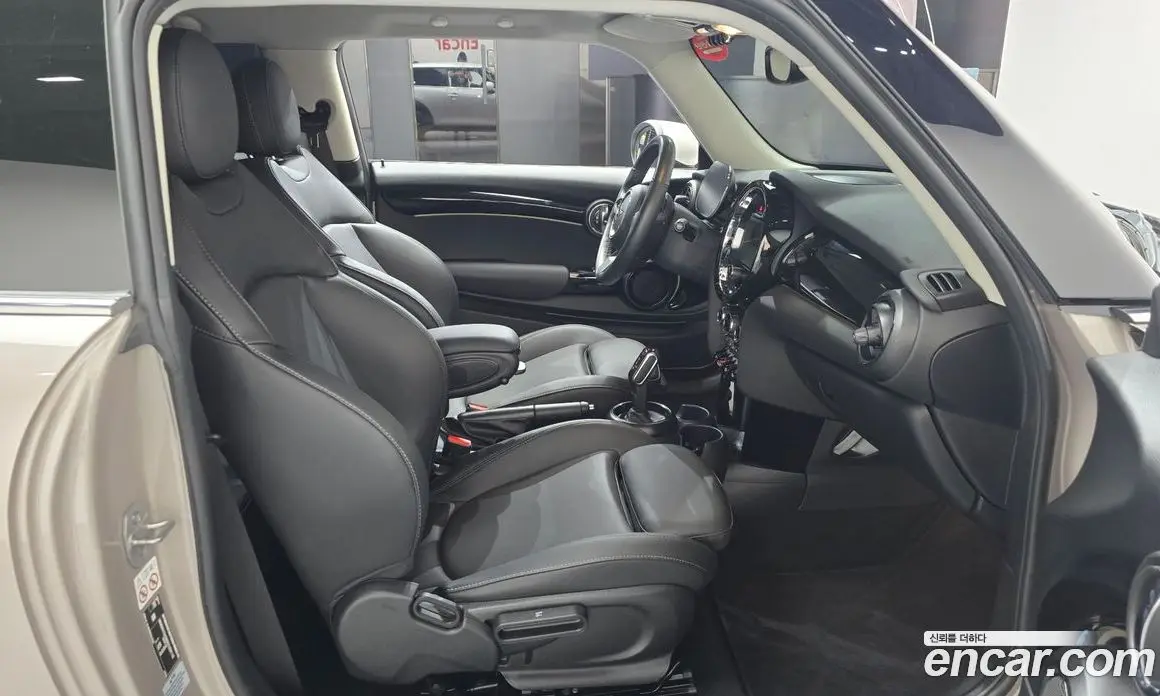 Mini Cooper 2023 1.5 автомат (гидро), фото 16