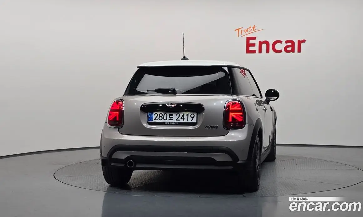 Mini Cooper 2023 1.5 автомат (гидро), фото 4