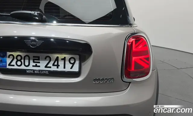 Mini Cooper 2023 1.5 автомат (гидро), миниатюра 9