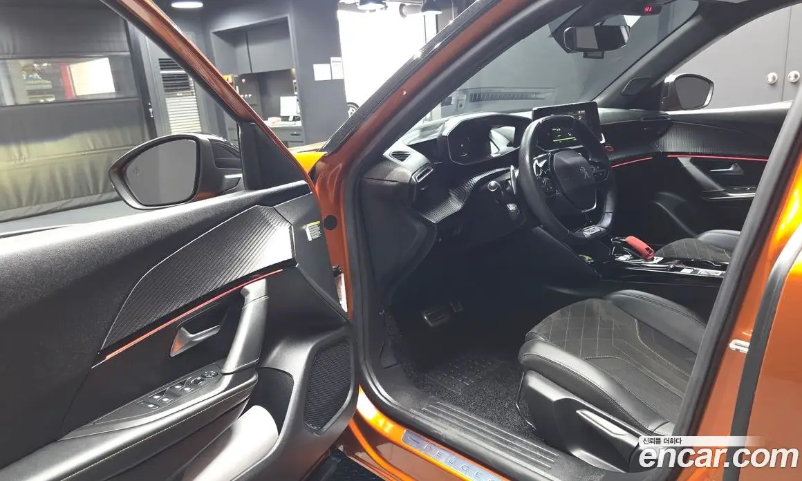 Peugeot 2008 2021 1.5 автомат (гидро), фото 13
