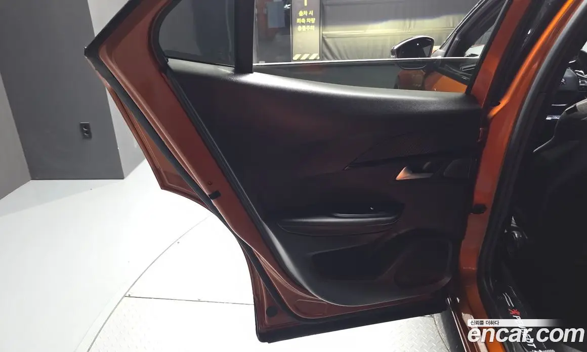 Peugeot 2008 2021 1.5 автомат (гидро), фото 15