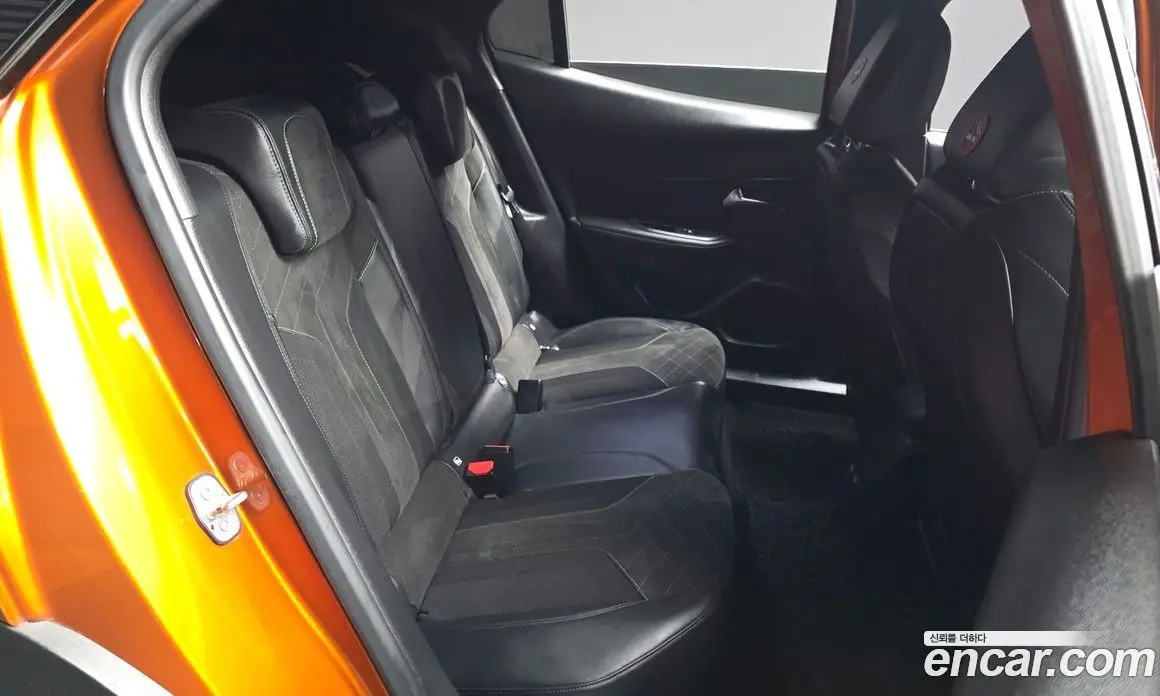 Peugeot 2008 2021 1.5 автомат (гидро), фото 17