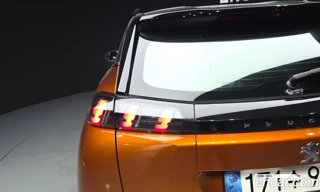 Peugeot 2008 2021 1.5 автомат (гидро), миниатюра 9
