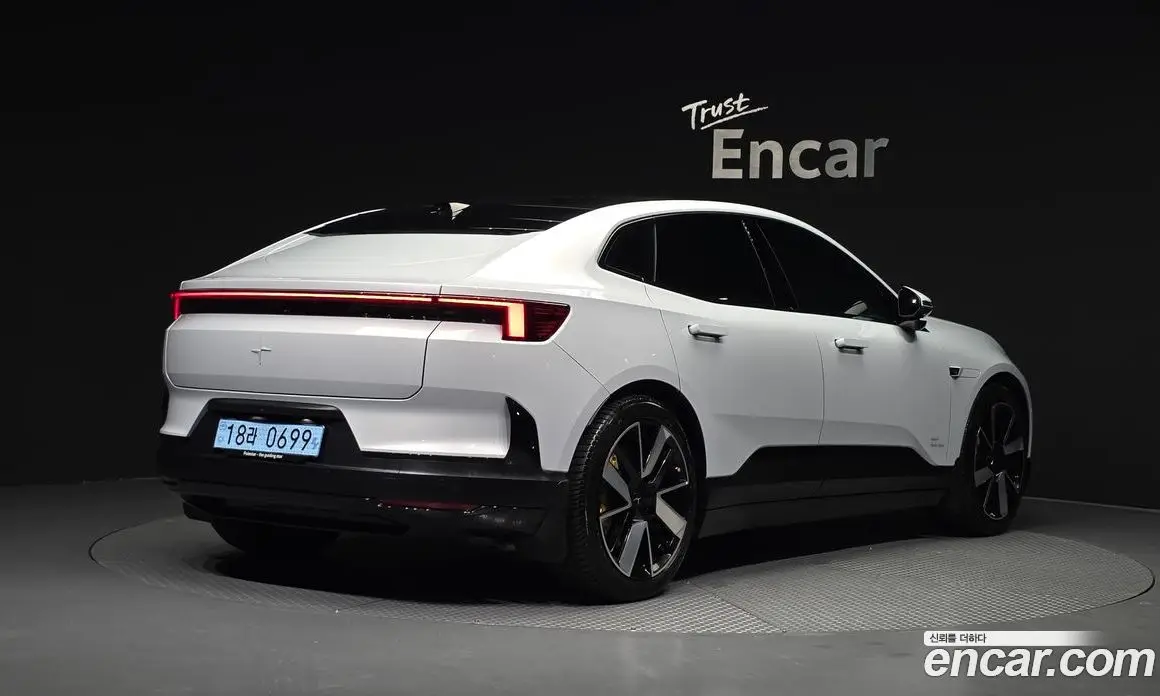 Polestar Polestar 4 2025 0.2 автомат (гидро), фото 2 Polestar Polestar 4 2025 0.2 автомат (гидро), фото 2