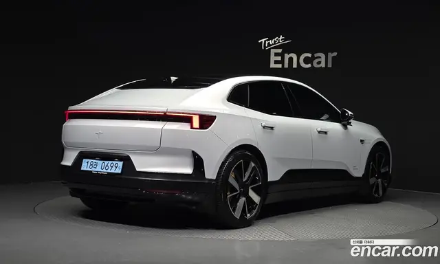 Polestar Polestar 4 2025 0.2 автомат (гидро), миниатюра 2 Polestar Polestar 4 2025 0.2 автомат (гидро), миниатюра 2