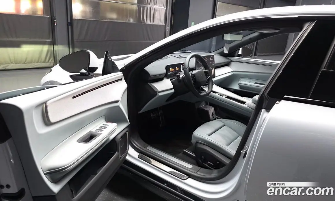 Polestar Polestar 4 2025 0.2 автомат (гидро), фото 13 Polestar Polestar 4 2025 0.2 автомат (гидро), фото 13